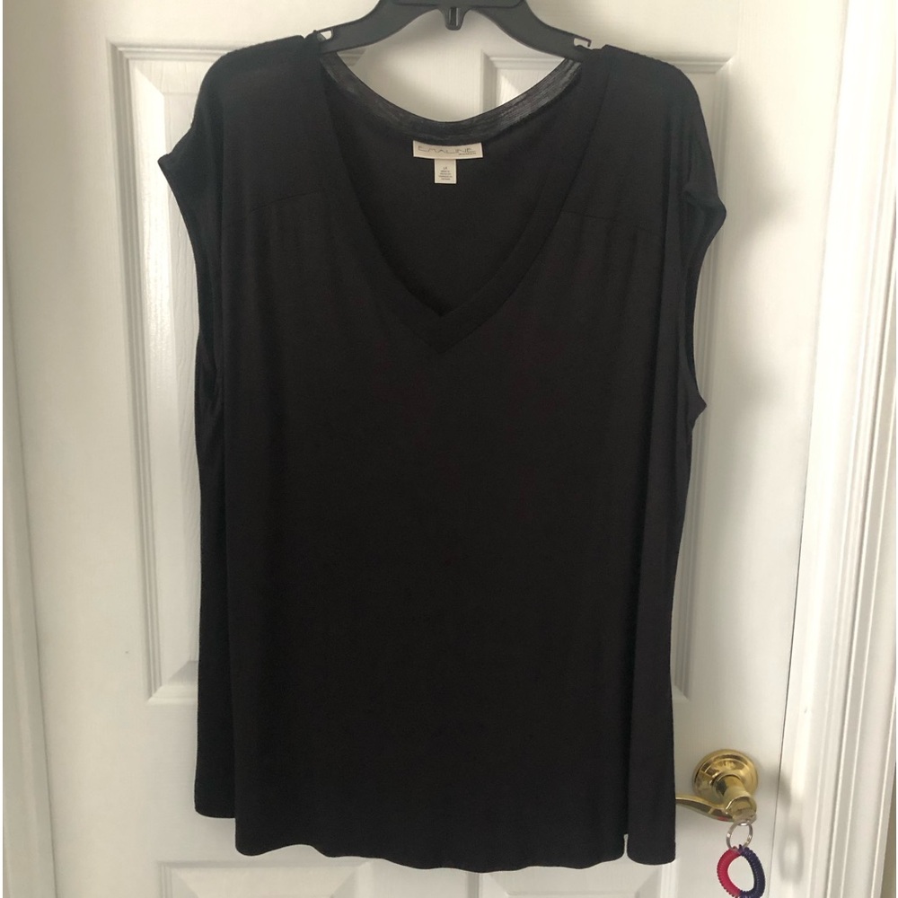 Black blouse with cute v neck